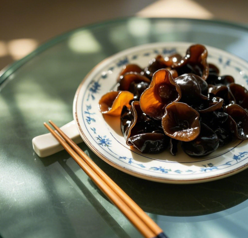 木耳久泡真的會(huì)產(chǎn)生劇毒嗎？食品安全檢測儀的原理與應(yīng)用